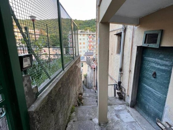 appartamento in vendita a Genova in zona Quezzi