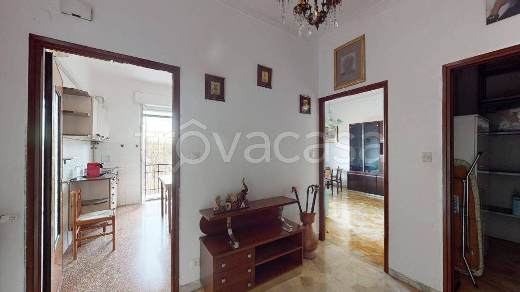 appartamento in vendita a Genova in zona Rivarolo
