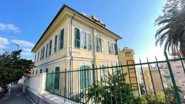 appartamento in vendita a Genova in zona Pegli