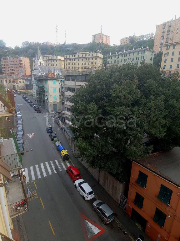 appartamento in vendita a Genova in zona Sampierdarena
