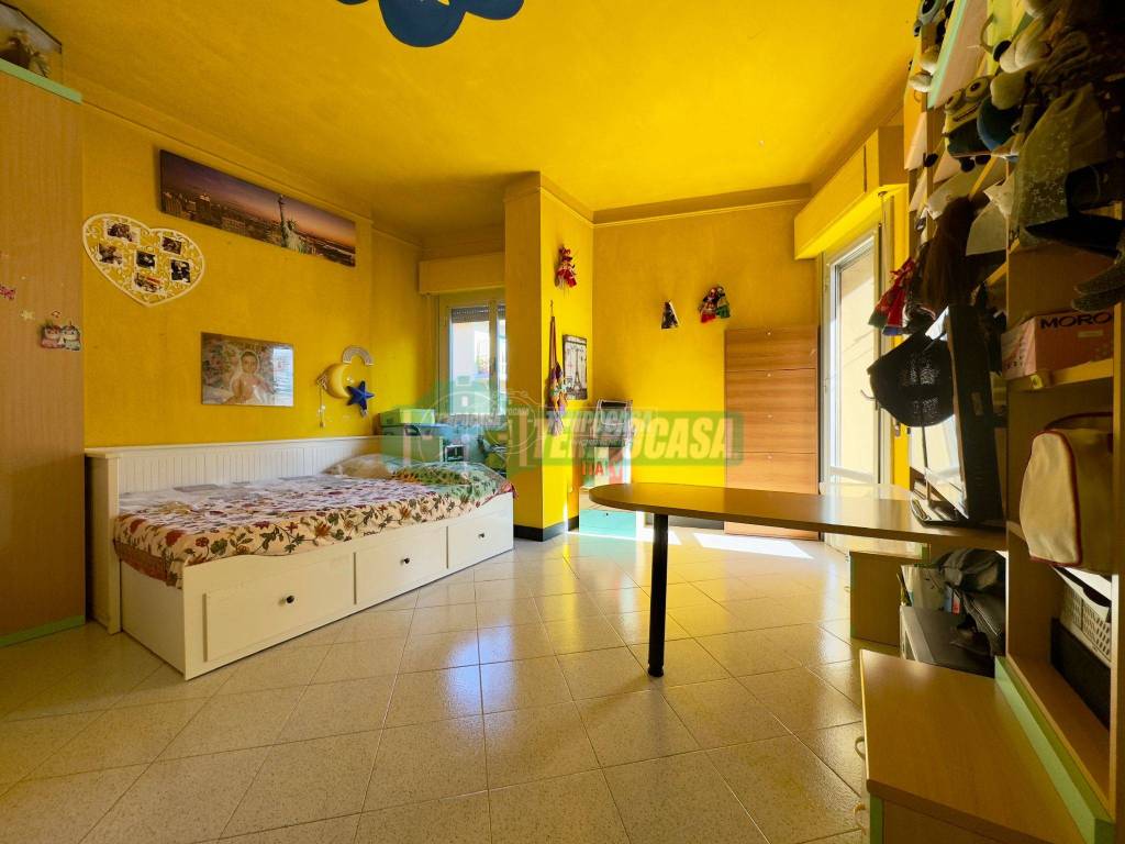 appartamento in vendita a Genova in zona Sestri Ponente