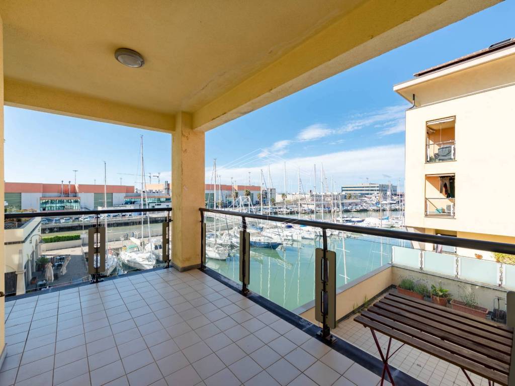 appartamento in vendita a Genova in zona Sestri Ponente