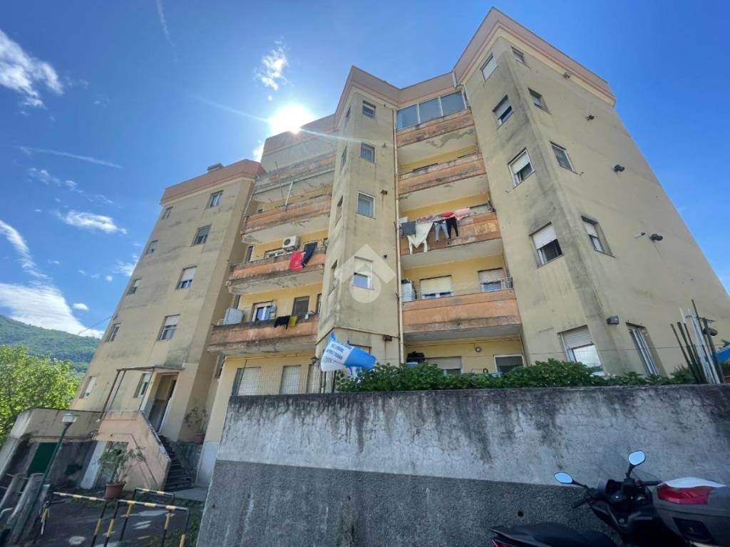 appartamento in vendita a Genova in zona Molassana