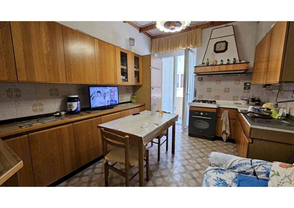 appartamento in vendita a Genova in zona Rivarolo