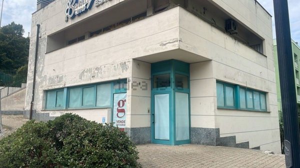 locale commerciale in vendita a Genova in zona Pontedecimo