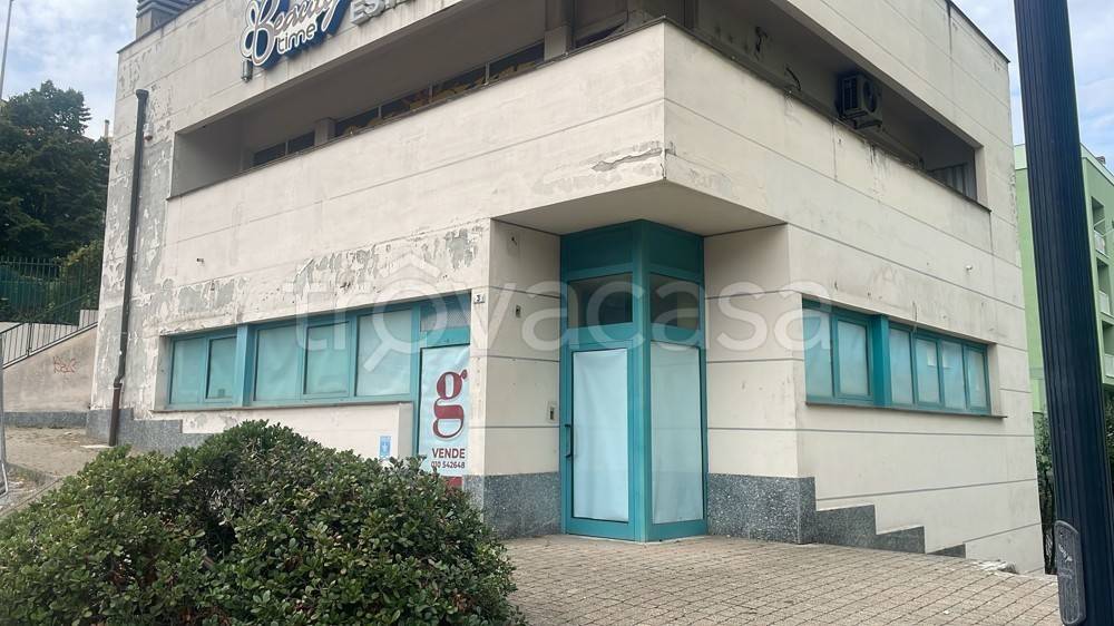 negozio in vendita a Genova in zona Pontedecimo