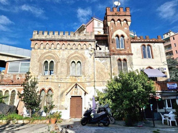 appartamento in vendita a Genova in zona Palmaro / Pra'