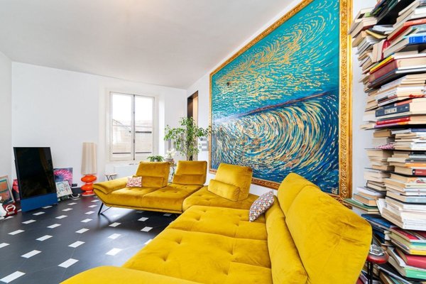 appartamento in vendita a Genova in zona Sottoripa / Maddalena / Molo