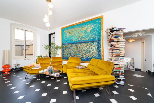 appartamento in vendita a Genova in zona Sottoripa / Maddalena / Molo