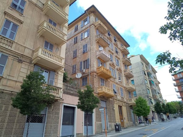 appartamento in vendita a Genova in zona Sestri Ponente