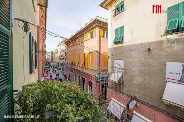 appartamento in vendita a Genova in zona Sestri Ponente