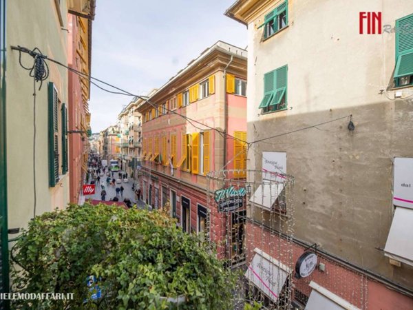 appartamento in vendita a Genova in zona Sestri Ponente