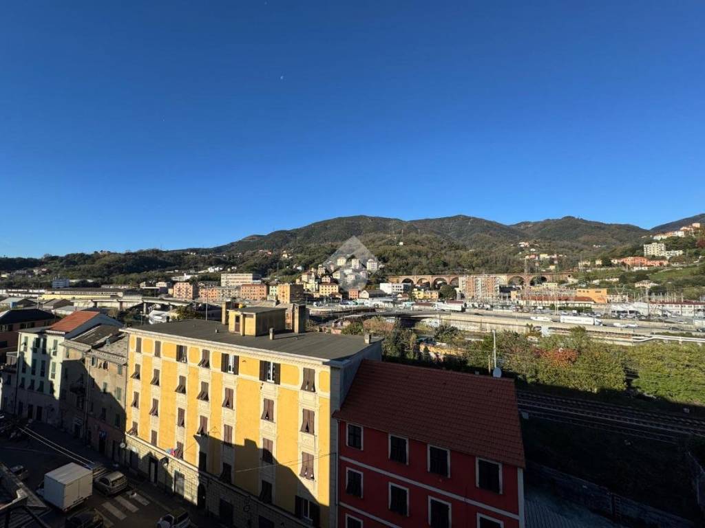 appartamento in vendita a Genova in zona Rivarolo