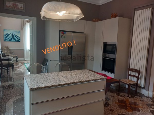 appartamento in vendita a Genova in zona Foce