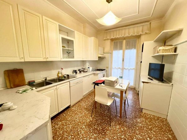 appartamento in vendita a Genova in zona Sestri Ponente