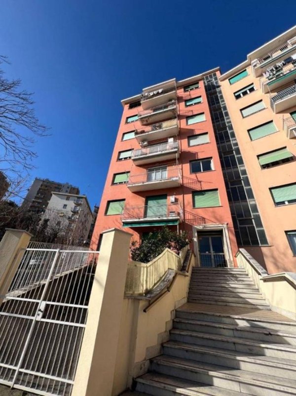 appartamento in vendita a Genova in zona Palmaro / Pra'
