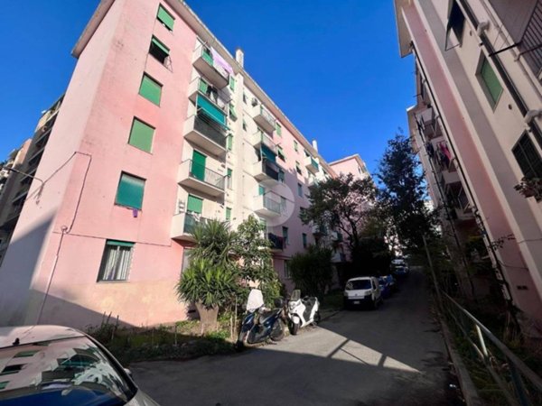 appartamento in vendita a Genova in zona Sestri Ponente