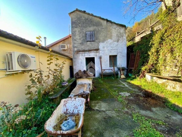 appartamento in vendita a Genova in zona Struppa