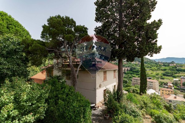 appartamento in vendita a Genova in zona Sestri Ponente