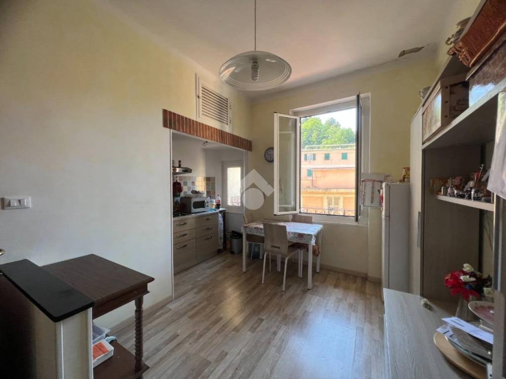 appartamento in vendita a Genova in zona Bolzaneto