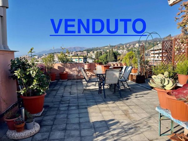 appartamento in vendita a Genova in zona Sestri Ponente