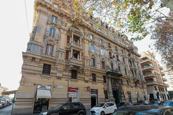appartamento in vendita a Genova in zona Foce