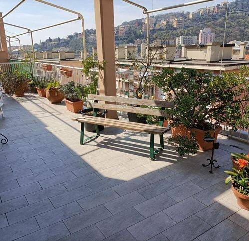 appartamento in vendita a Genova in zona Oregina