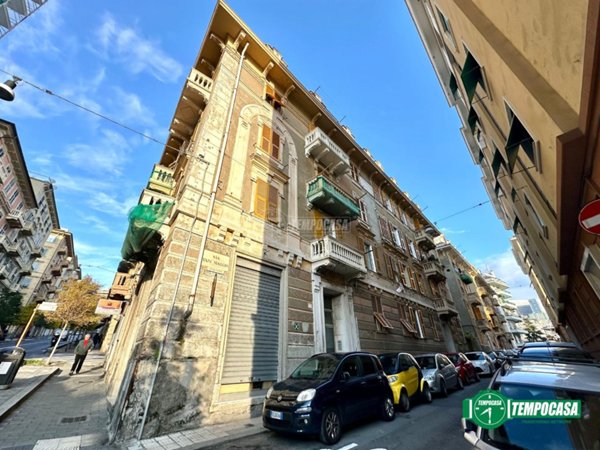 appartamento in vendita a Genova in zona Sestri Ponente