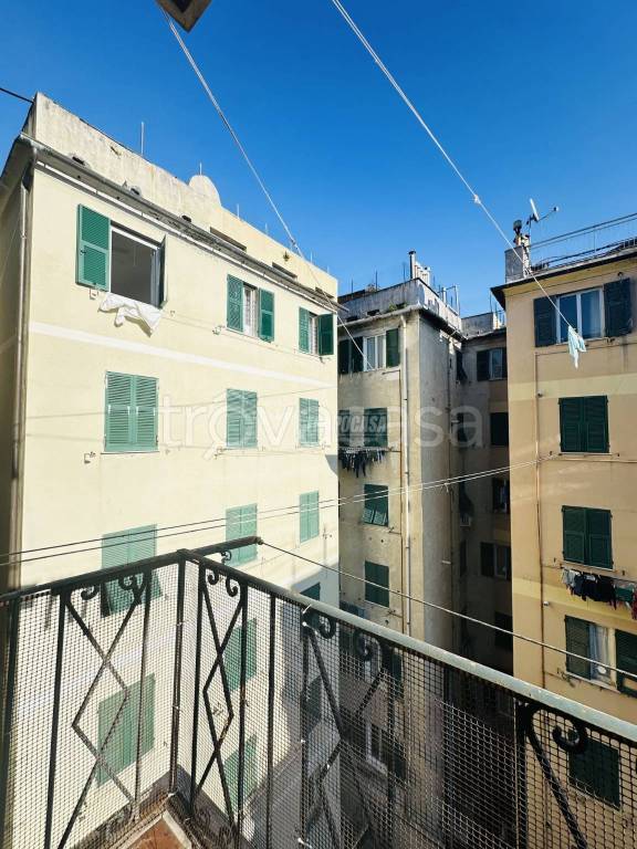 appartamento in vendita a Genova in zona Rivarolo