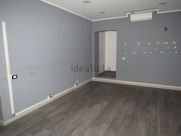 negozio in vendita a Genova in zona Marassi