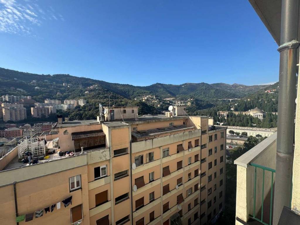 appartamento in vendita a Genova in zona Staglieno