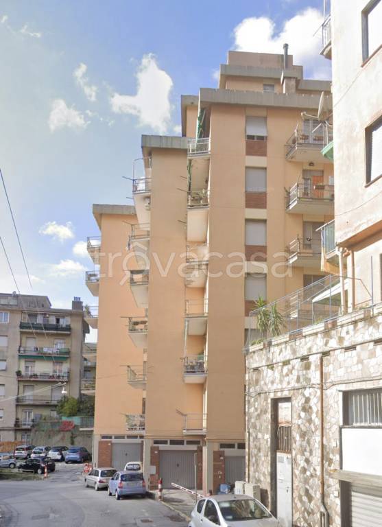 appartamento in vendita a Genova in zona Rivarolo
