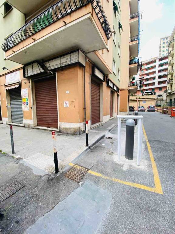 monolocale in vendita a Genova in zona Rivarolo