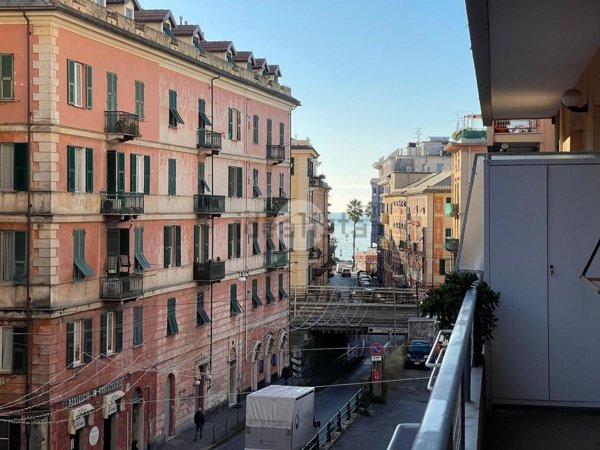 appartamento in vendita a Genova in zona Pegli