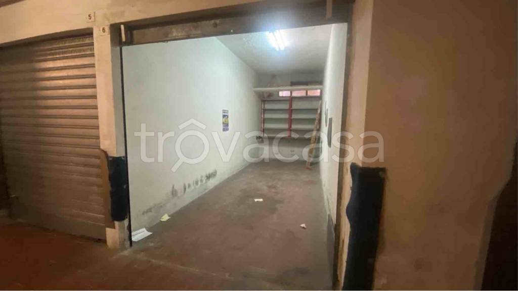 locale di sgombero in vendita a Genova in zona Rivarolo