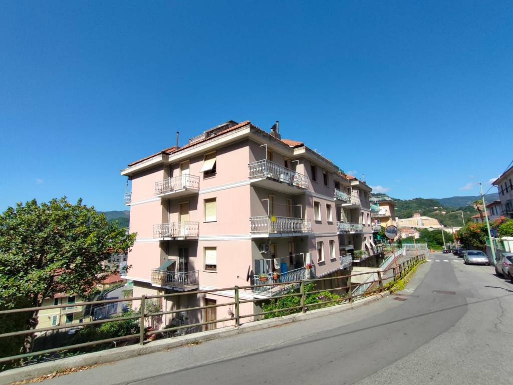 appartamento in vendita a Genova in zona Pontedecimo