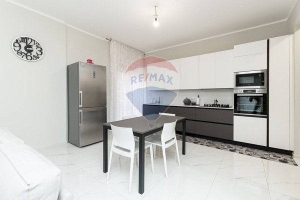 appartamento in vendita a Genova in zona Sestri Ponente