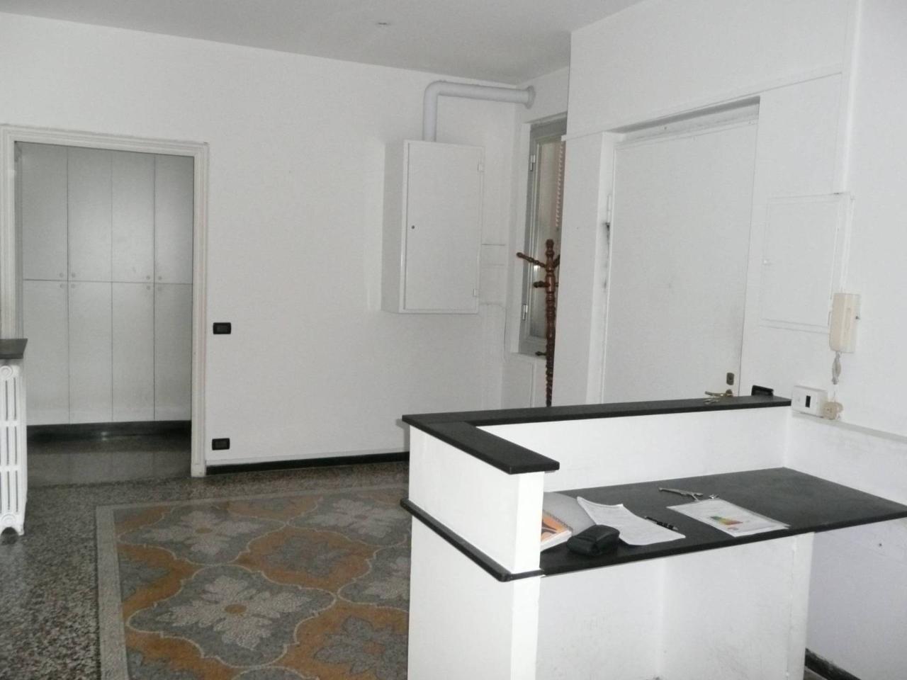 appartamento in vendita a Genova in zona Foce