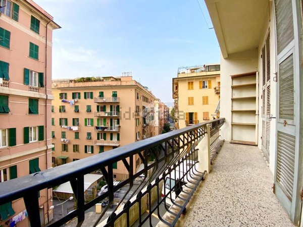 appartamento in vendita a Genova in zona Foce