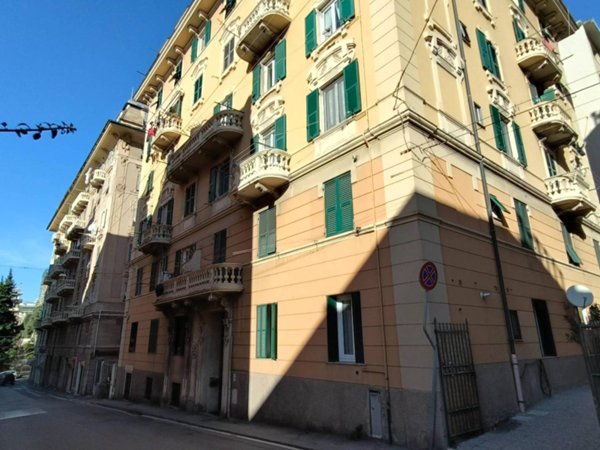 appartamento in vendita a Genova in zona Sampierdarena