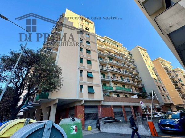 appartamento in vendita a Genova in zona Sestri Ponente