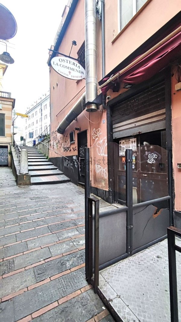 locale commerciale in vendita a Genova in zona Centro Storico