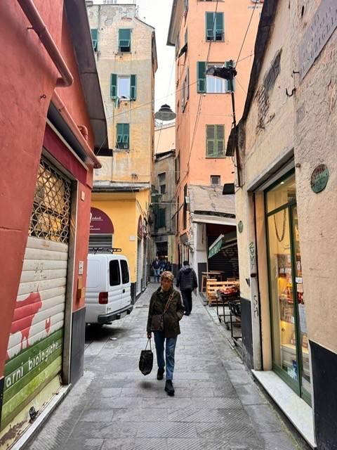 appartamento in vendita a Genova in zona Sottoripa / Maddalena / Molo