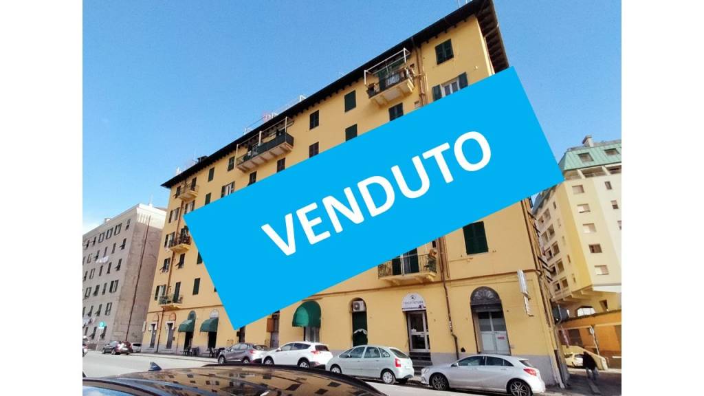 appartamento in vendita a Genova in zona Staglieno