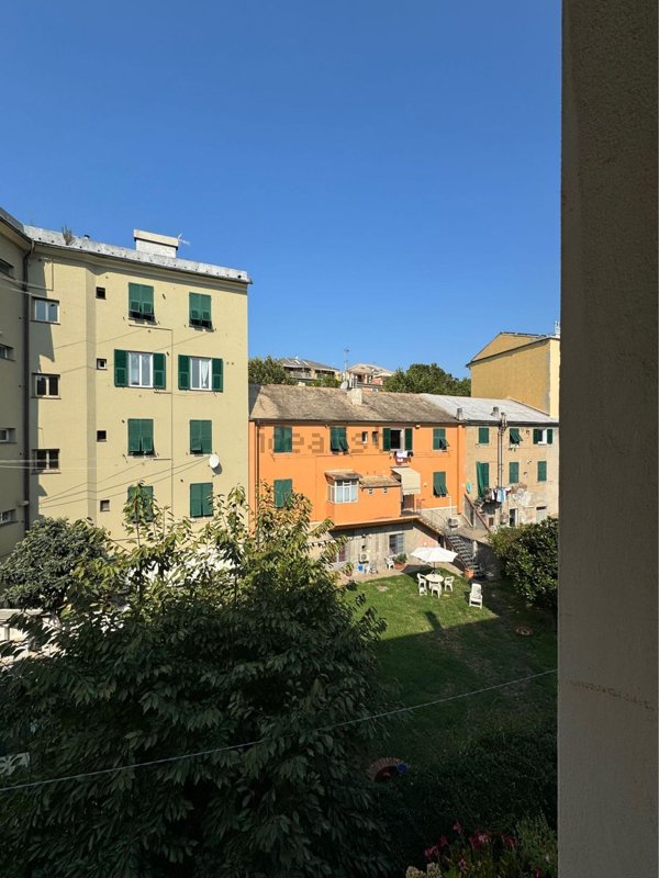 appartamento in vendita a Genova in zona Sestri Ponente