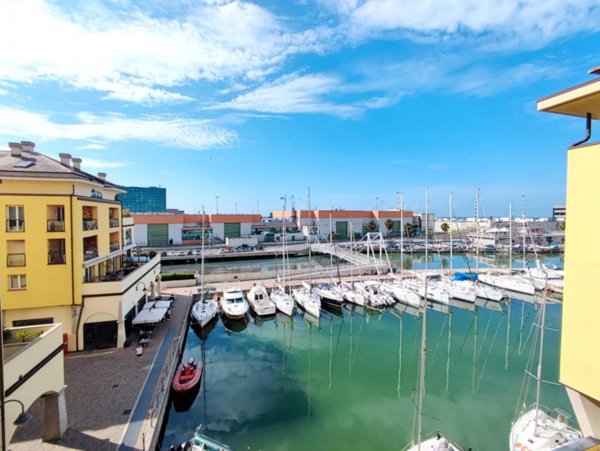 appartamento in vendita a Genova in zona Sestri Ponente