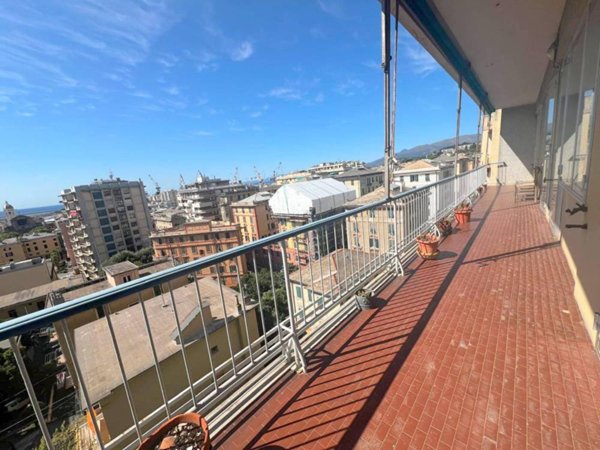 appartamento in vendita a Genova in zona Sestri Ponente