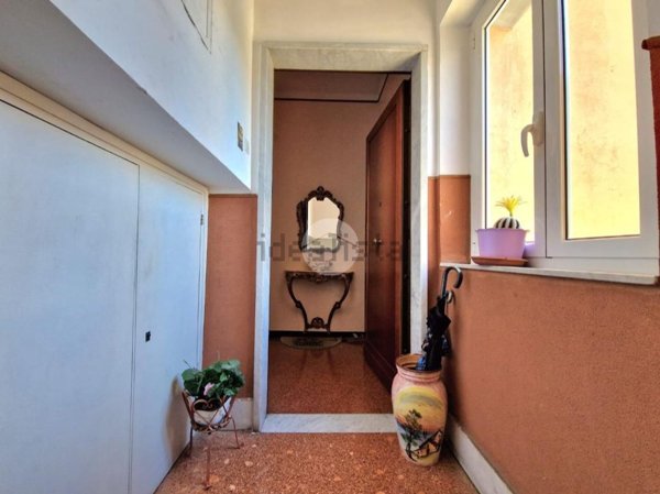 appartamento in vendita a Genova in zona Palmaro / Pra'