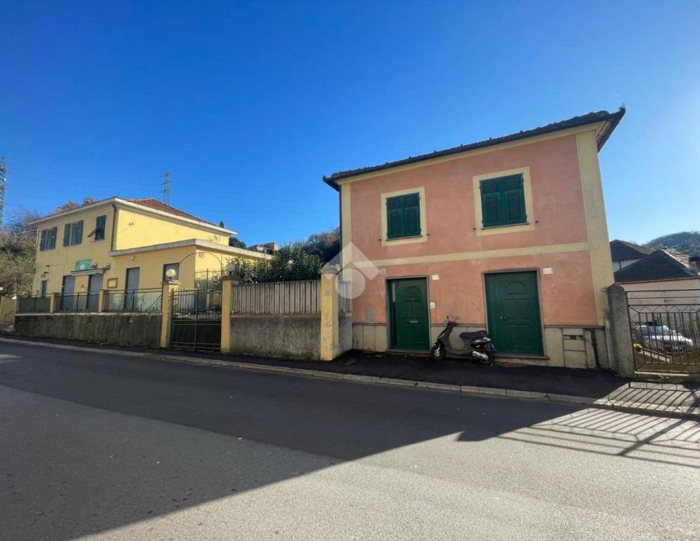 appartamento in vendita a Genova in zona Bolzaneto