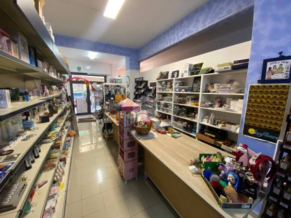 negozio in vendita a Genova in zona Palmaro / Pra'